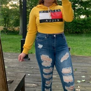 Cropped Yellow Trillfiger Sweatshirt